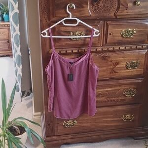 💚Nwt Women's Raspberry Shimmer Cami/ Tank top